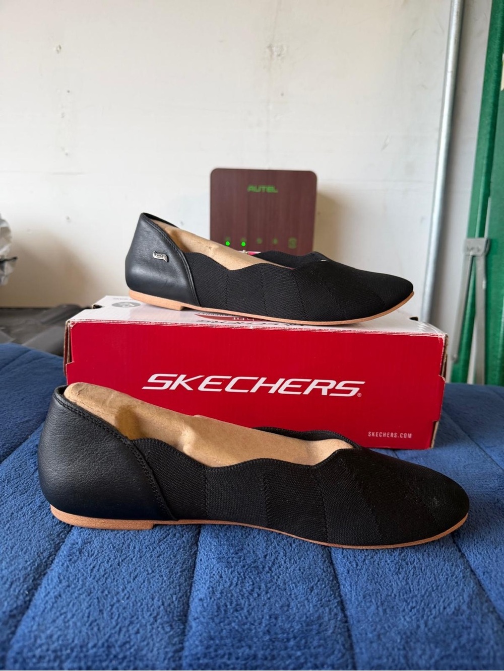 Skechers Arch Fit Ballet Shoes- Must Be Magic Size 8.5 Black Slip On Light NEW